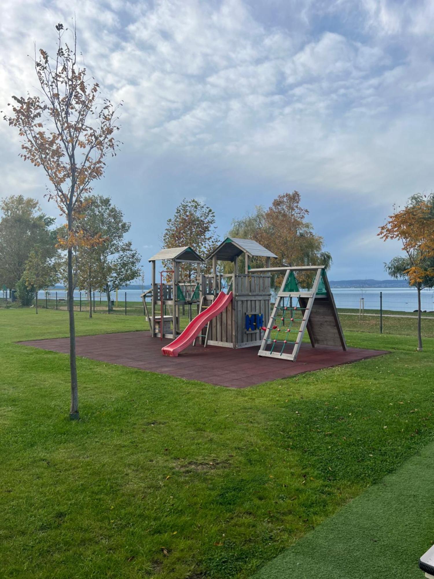 Top Sunset Beach Apartman Siófok Exterior foto